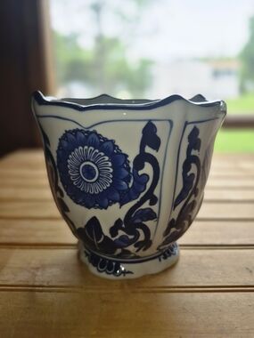 Elegant Blue and White Chinese Style Porcelain Ceramic Pot